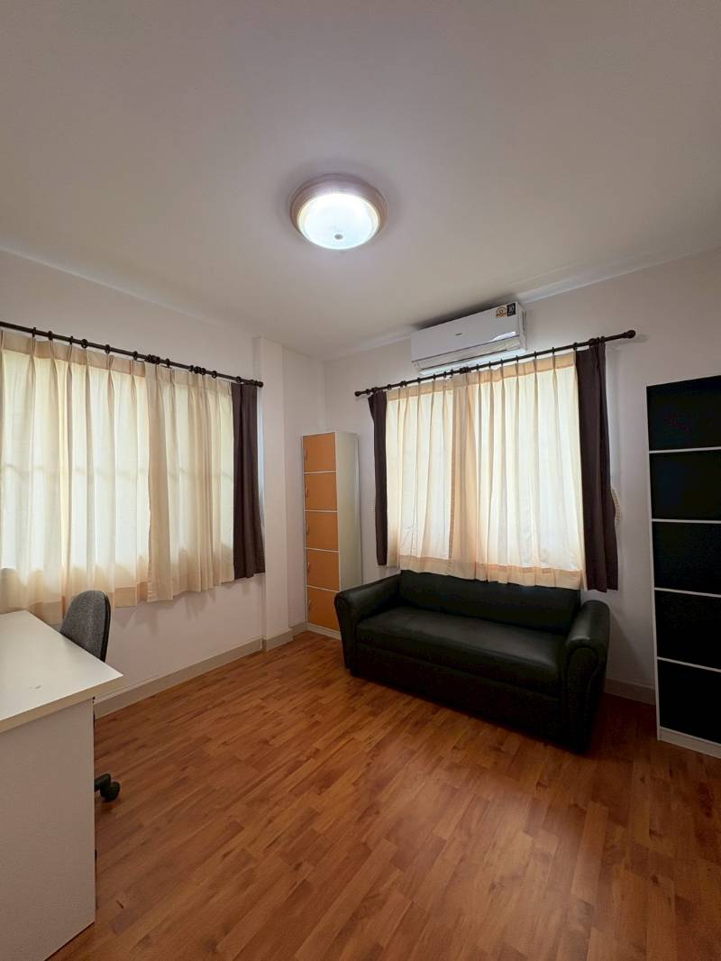 Gallery 10
