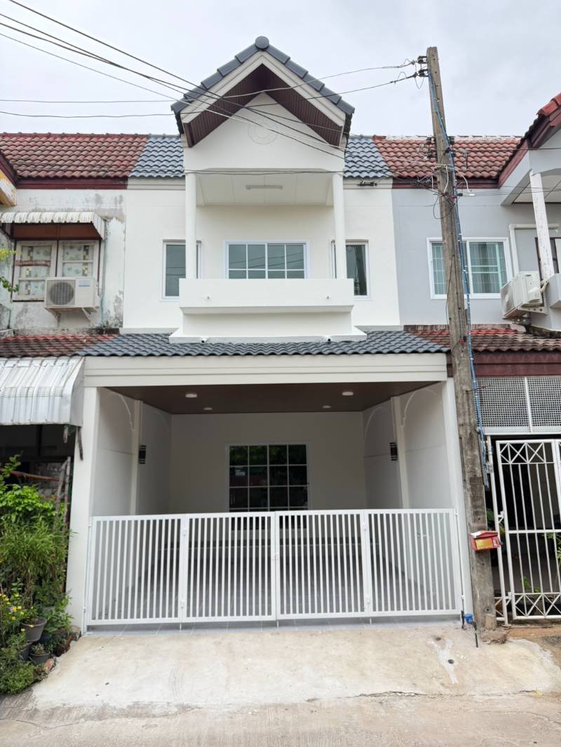 🏡✨ ขายทาวน์โฮม 2 ชั้น รีโนเวทใหม่ ทำเลดีมาก! 📍 ถนนเหล่านาดี | ใกล้ตลาดต้นตาล